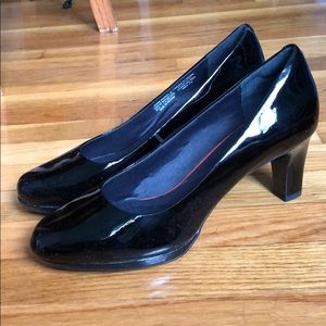 NEW with box! Rockport total motion pumps.